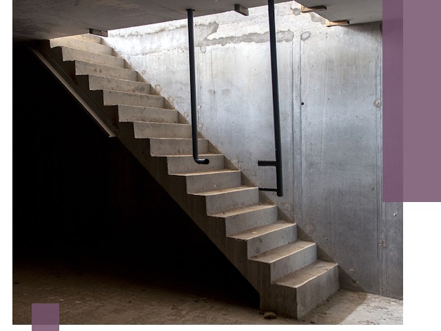 Изготовление и монтаж лестниц в подвале в Дивногорске