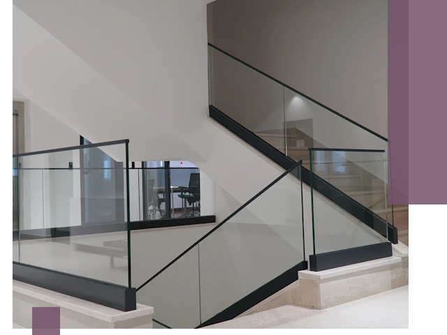 Стеклянные перила премиум-класса с установкой в Дивногорске