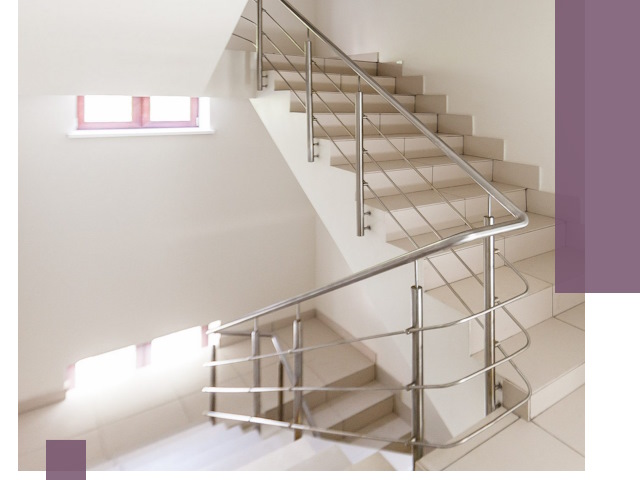 Установка и замена перил в подъезде в Дивногорске