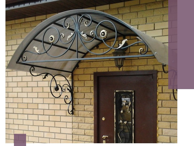 Изготовление козырьков из металла под ключ в Дивногорске