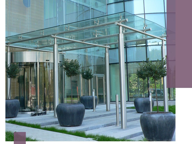 Навесы из стекла на заказ в Дивногорске — монтаж и установка