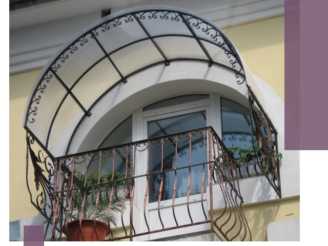 Козырьки над балконом в Дивногорске — изготовление и монтаж